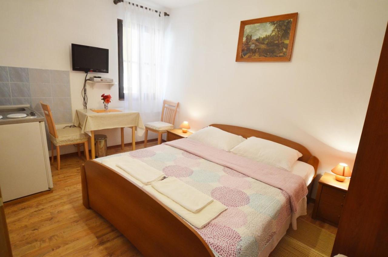 Andronella Studios Rovinj Extérieur photo